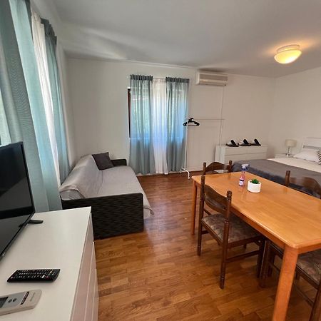 Apartments Antolkovic Ugljan Exterior photo