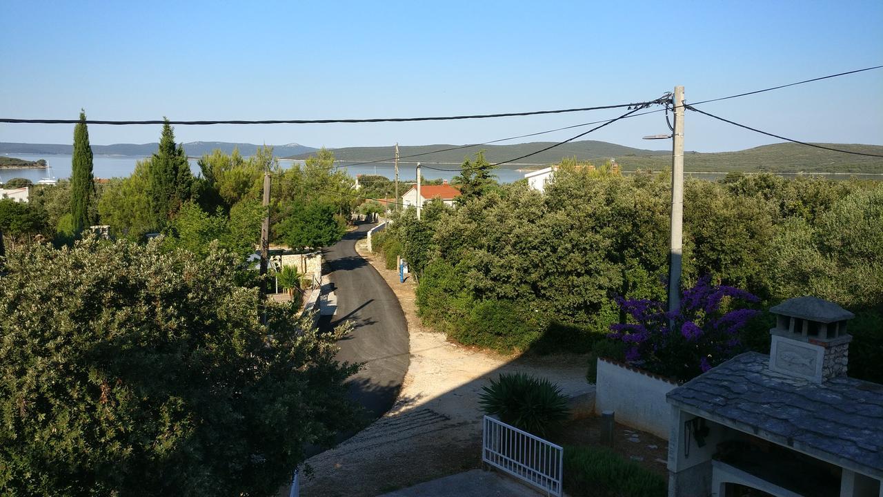 Apartments Antolkovic Ugljan Exterior photo